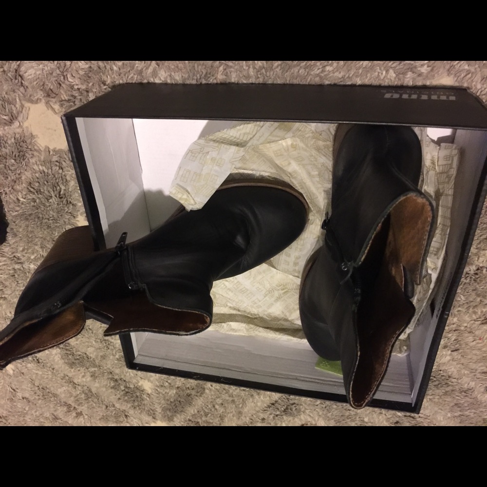 Black Booties - Picture 5 of 7